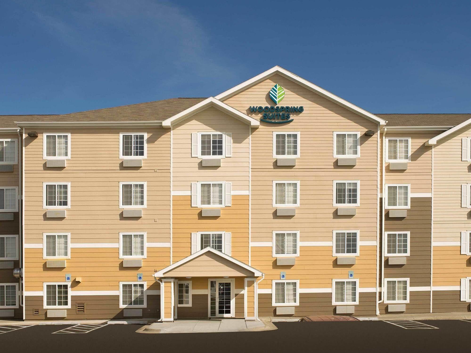 Woodspring Suites Lincoln Northeast I-80 Bagian luar foto